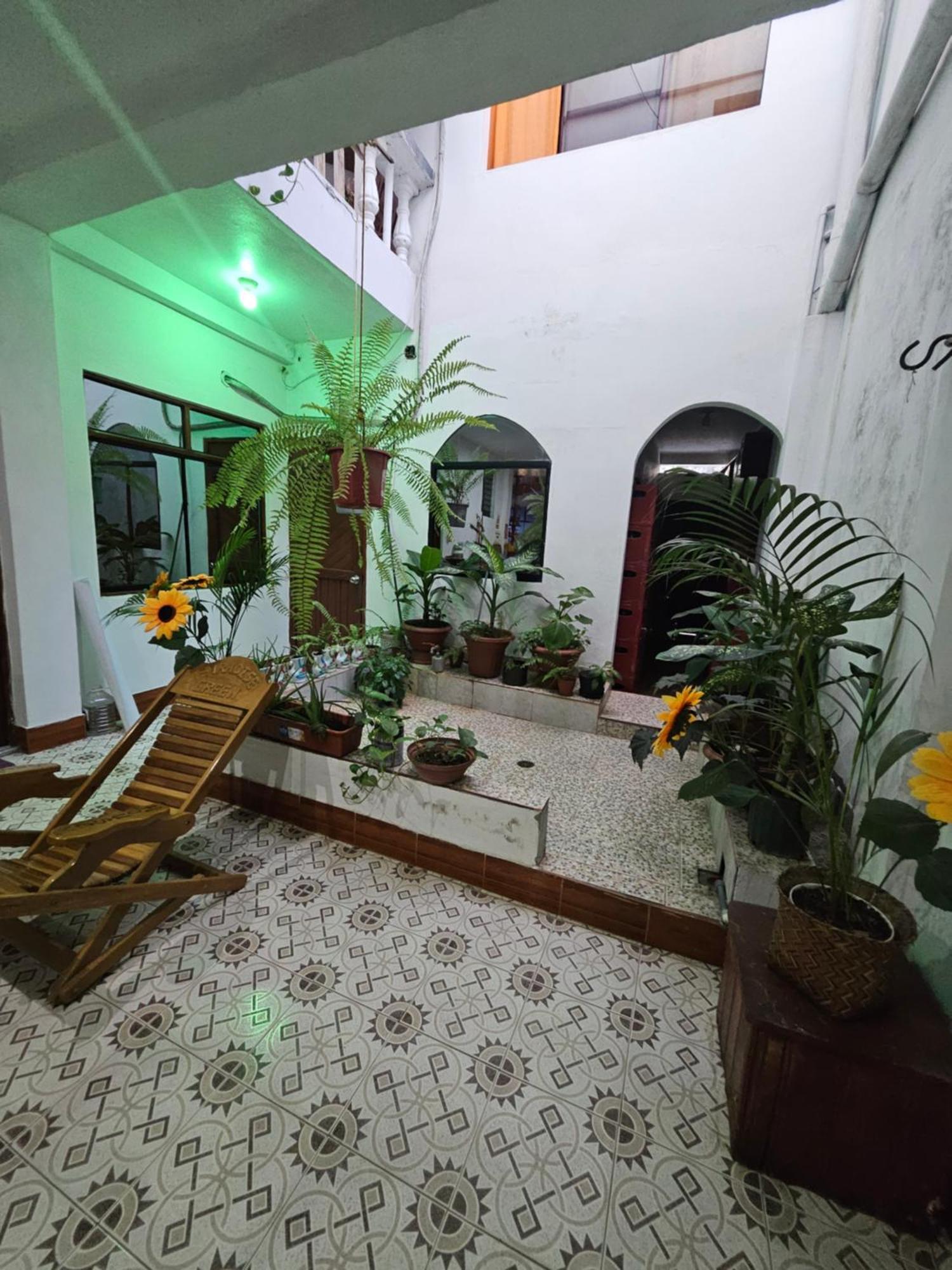 Отель Sarisa House Икитос Экстерьер фото