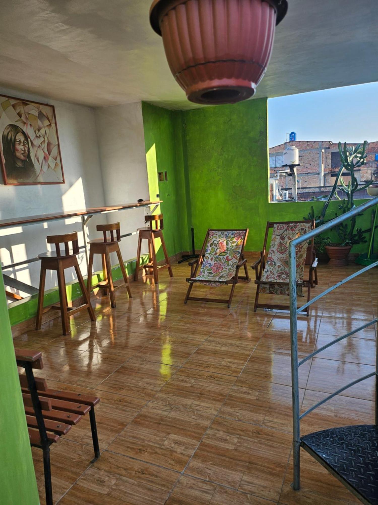 Отель Sarisa House Икитос Экстерьер фото