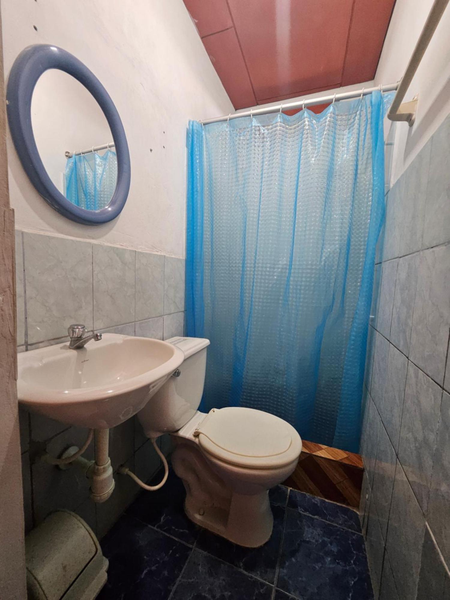 Отель Sarisa House Икитос Экстерьер фото