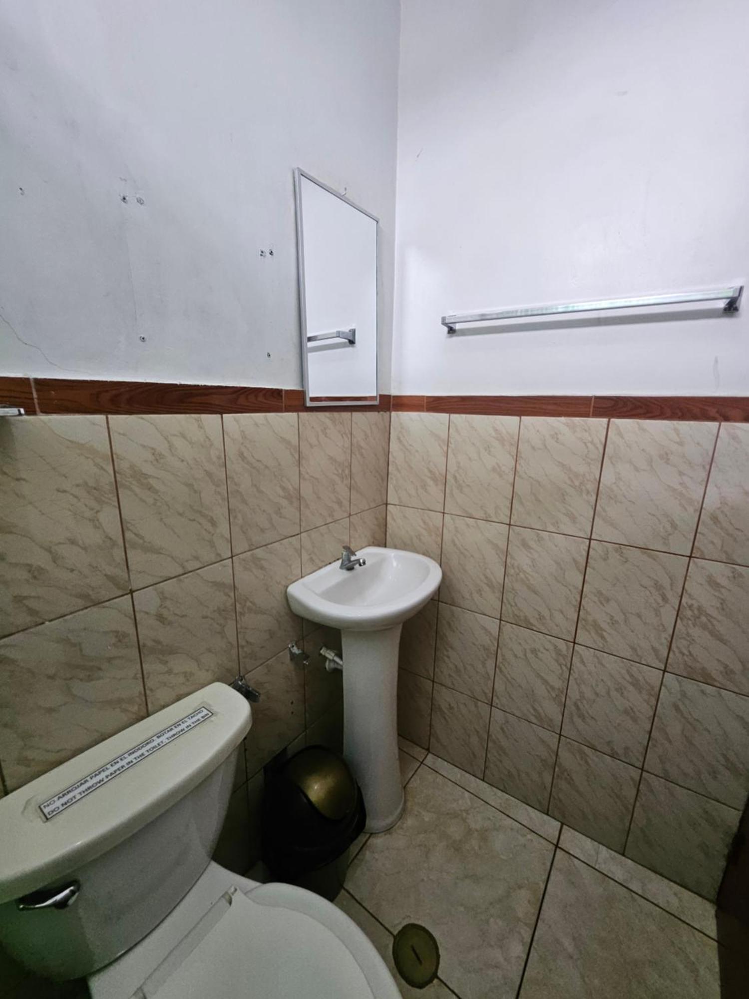 Отель Sarisa House Икитос Экстерьер фото